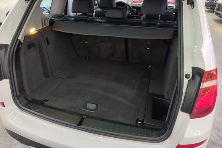 Used BMW X3 2016 sDrive20i Trunk