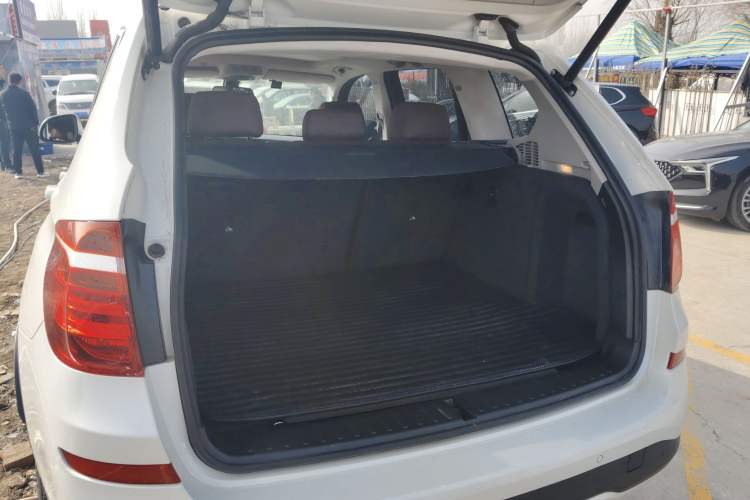 Used BMW X3 2016 sDrive20i Trunk