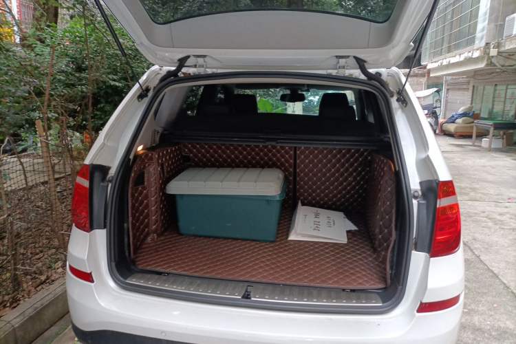 Used BMW X3 2016 sDrive20i Trunk