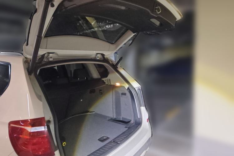 Used BMW X3 2016 sDrive20i Trunk