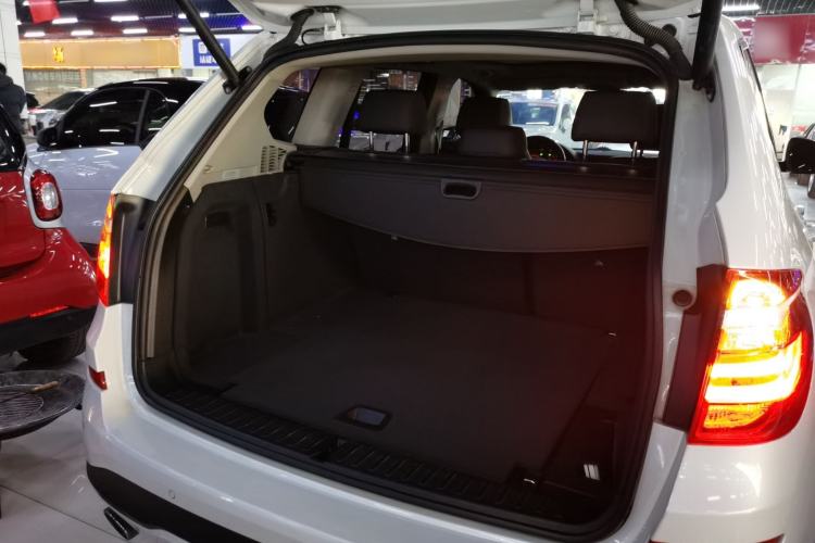 Used BMW X3 2016 sDrive20i Trunk