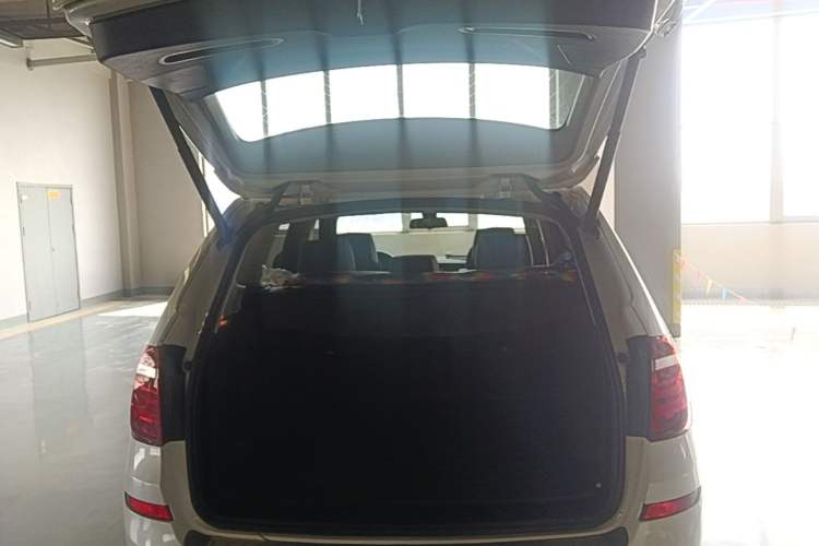Used BMW X3 2016 sDrive20i Trunk
