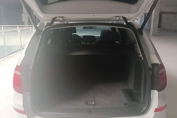 Used BMW X3 2016 sDrive20i Trunk