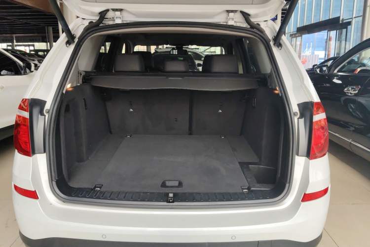 Used BMW X3 2016 sDrive20i Trunk