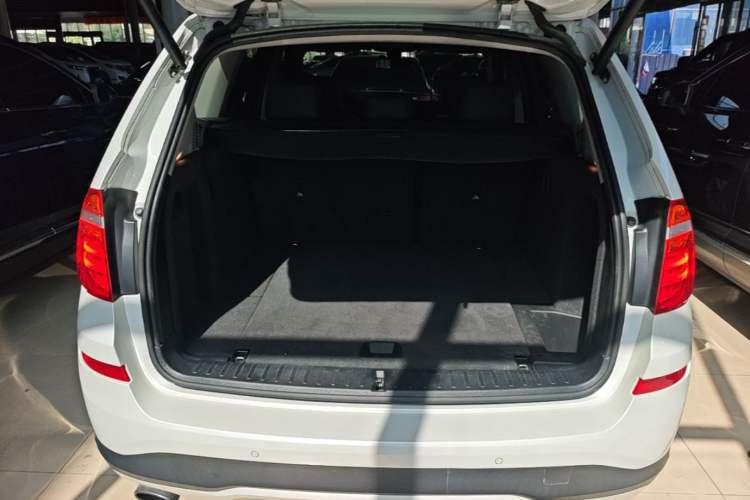 Used BMW X3 2016 sDrive20i Trunk