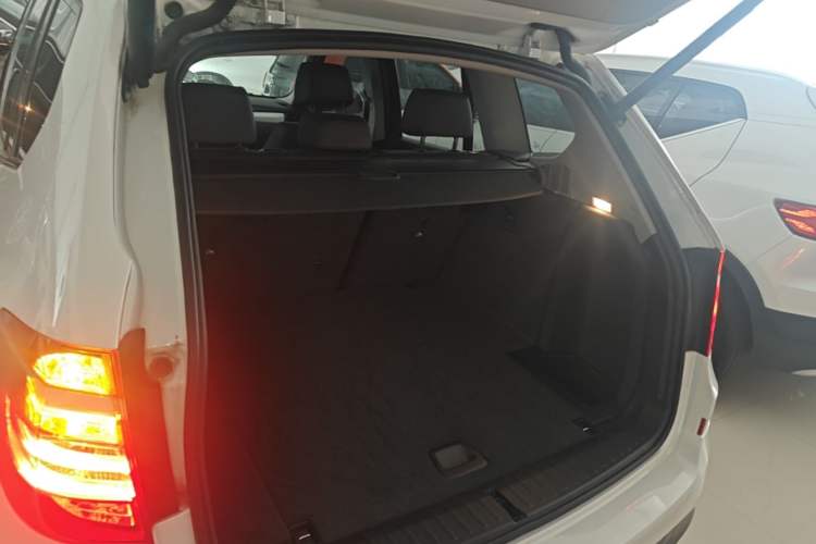 Used BMW X3 2016 sDrive20i Trunk