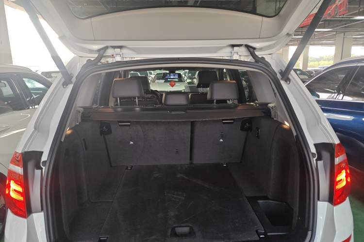 Used BMW X3 2016 sDrive20i Trunk