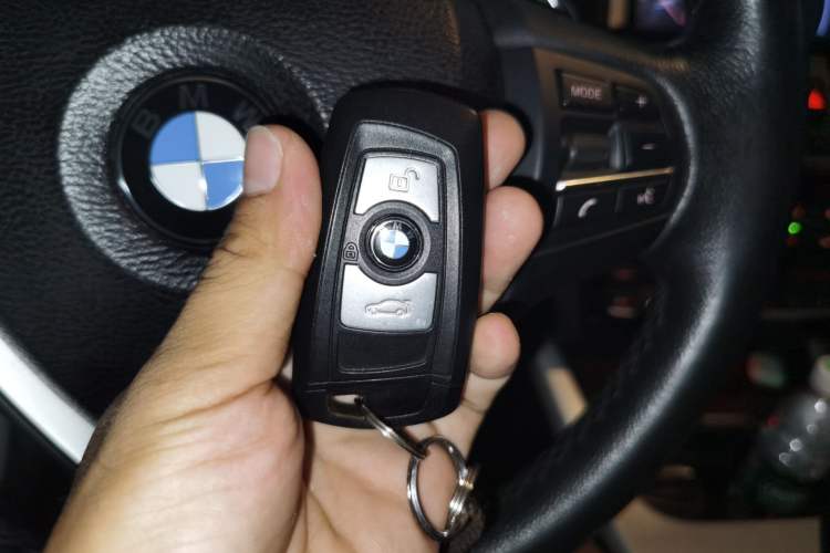 Used BMW X3  Vehicle Key