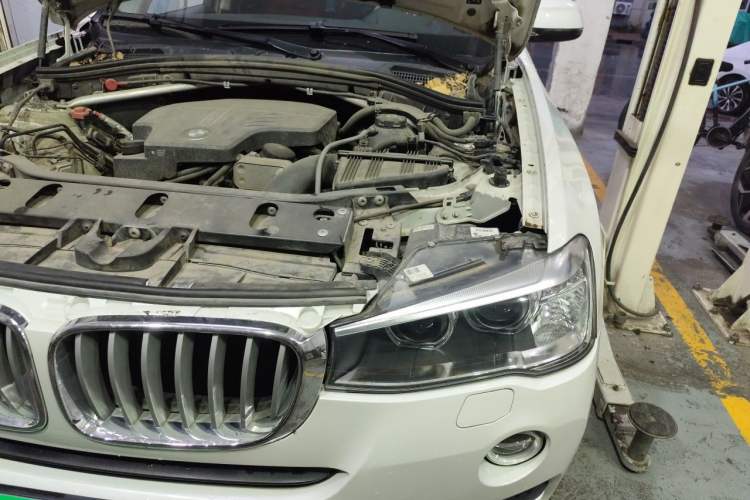 Used BMW X3  Engine Bay Left