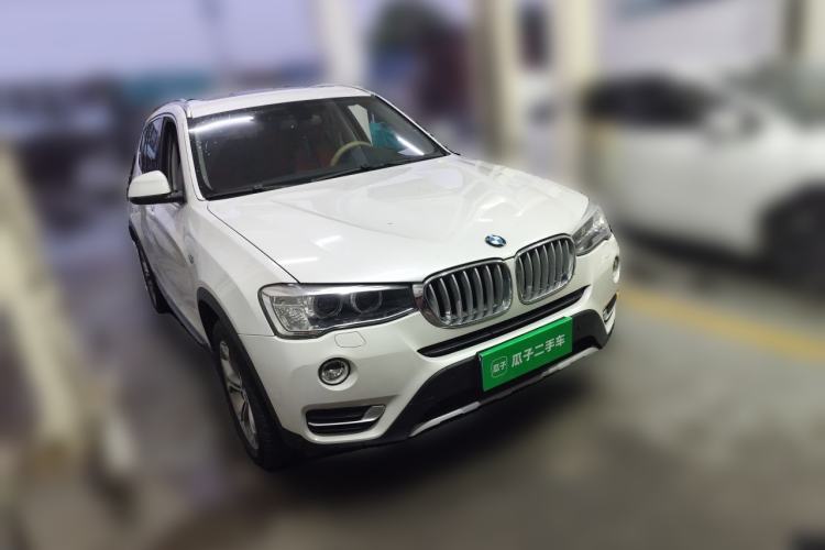Used BMW X3  Front Right 45 Deg
