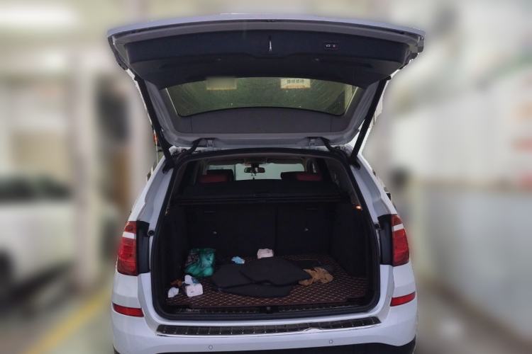 Used BMW X3  Trunk