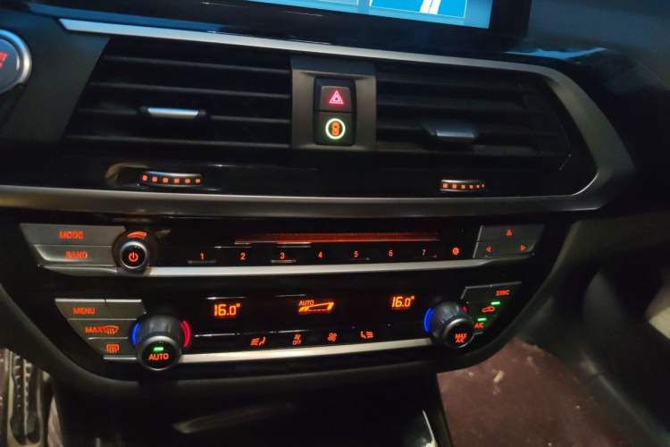 Used BMW X3 2018 xDrive25i M Sport Package China V Audio And AC Panel