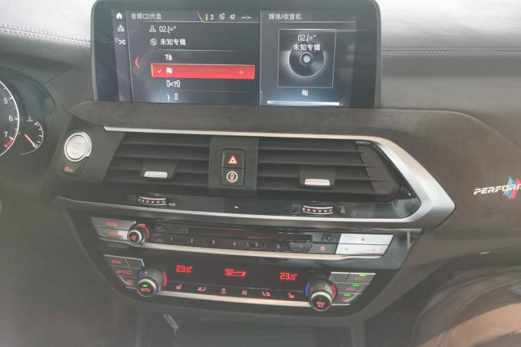 Used BMW X3 2018 xDrive25i Luxury Package China VI Emission Standard Audio And AC Panel