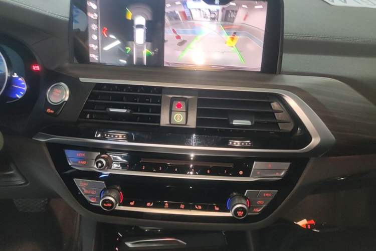 Used BMW X3 2018 xDrive28i Luxury Package China VI Emission Standard Audio And AC Panel