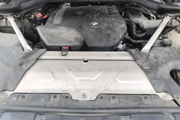 Used BMW X3 2018 xDrive25i Luxury Package China VI Emission Standard Engine Bay