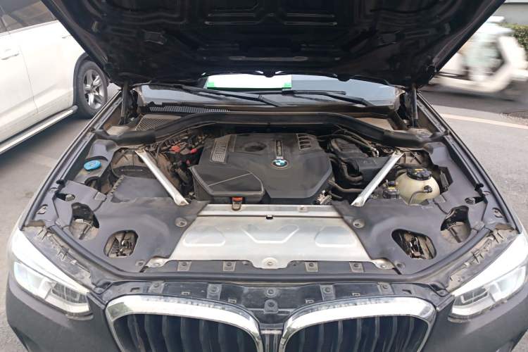 Used BMW X3 2018 xDrive25i M Sport Package China VI Engine Bay