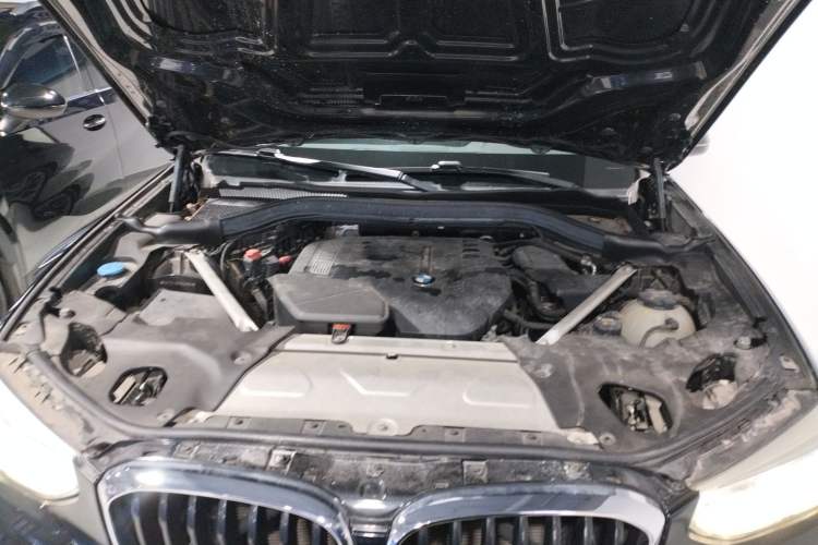 Used BMW X3 2018 xDrive25i M Sport Package China VI Engine Bay