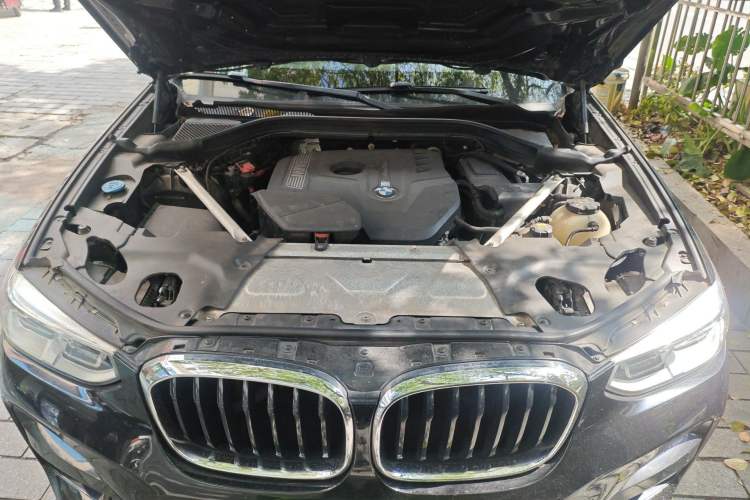 Used BMW X3 2018 xDrive25i M Sport Package China VI Engine Bay