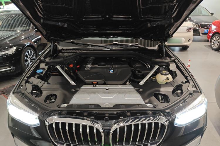 Used BMW X3 2018 xDrive28i Luxury Package China VI Emission Standard Engine Bay