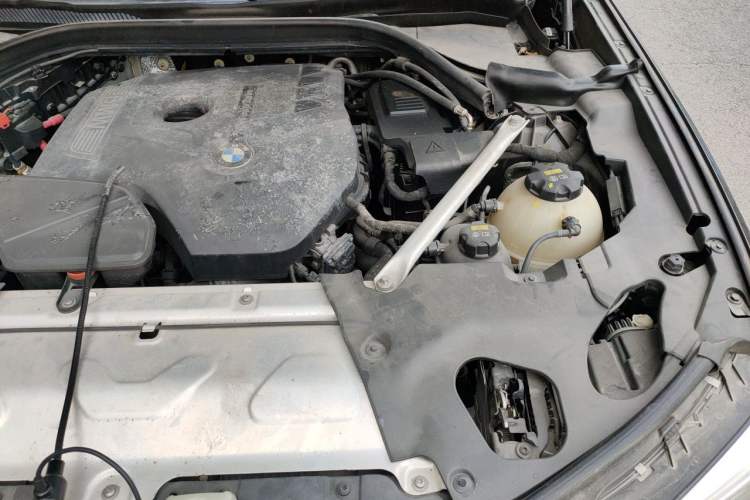 Used BMW X3 2018 xDrive28i Luxury Package China VI Emission Standard Engine Bay Left