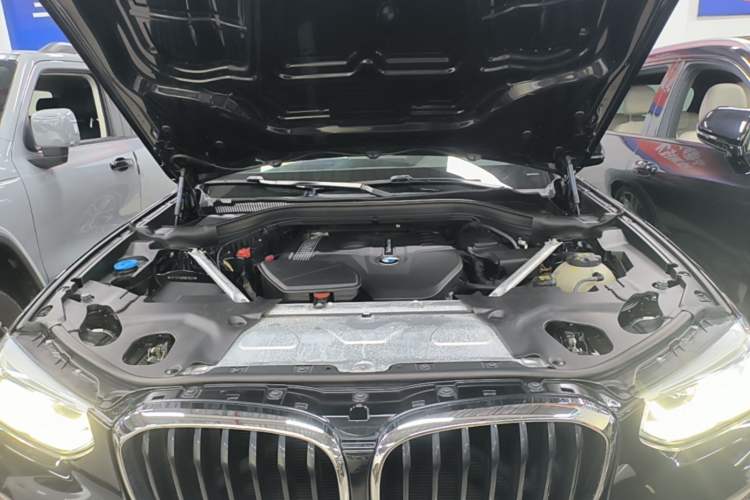 Used BMW X3 2018 xDrive25i M Sport Package China VI Engine Bay