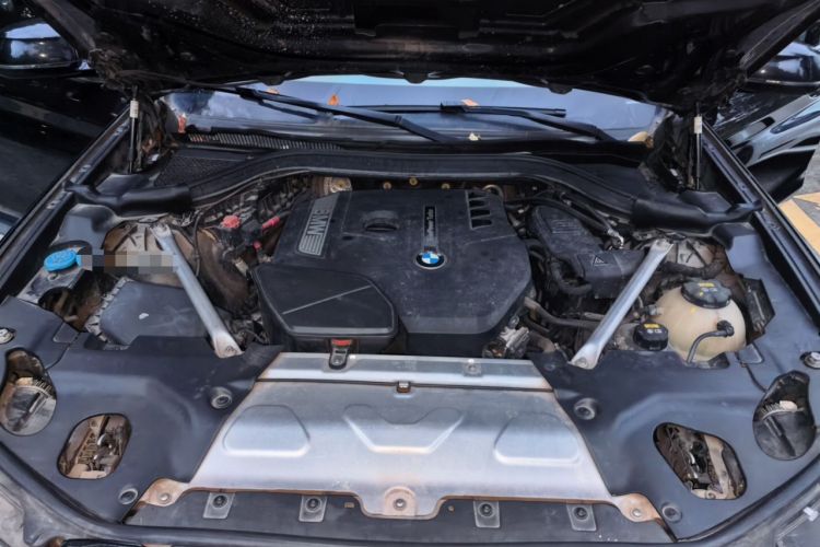 Used BMW X3 2018 xDrive25i Luxury Package China VI Emission Standard Engine Bay