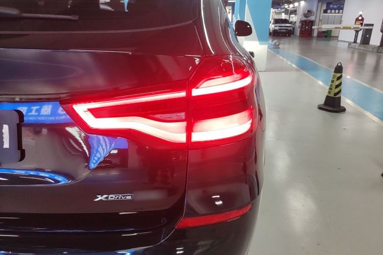 Used BMW X3 2018 xDrive28i Luxury Package China VI Emission Standard Exterior 3