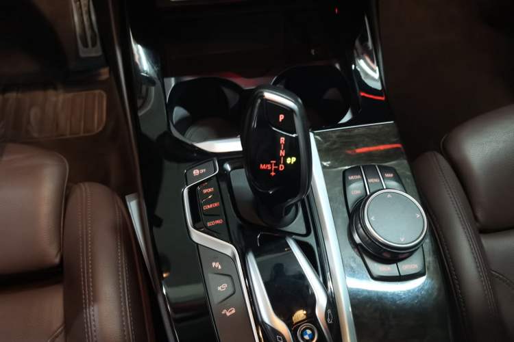 Used BMW X3 2018 xDrive30i Luxury Edition M Sport Package China VI Gear Lever