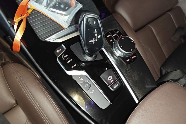 Used BMW X3 2018 xDrive30i Luxury Edition M Sport Package China VI Gear Lever