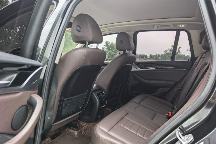 Used BMW X3 2018 xDrive25i Luxury Package China VI Emission Standard Interior 3