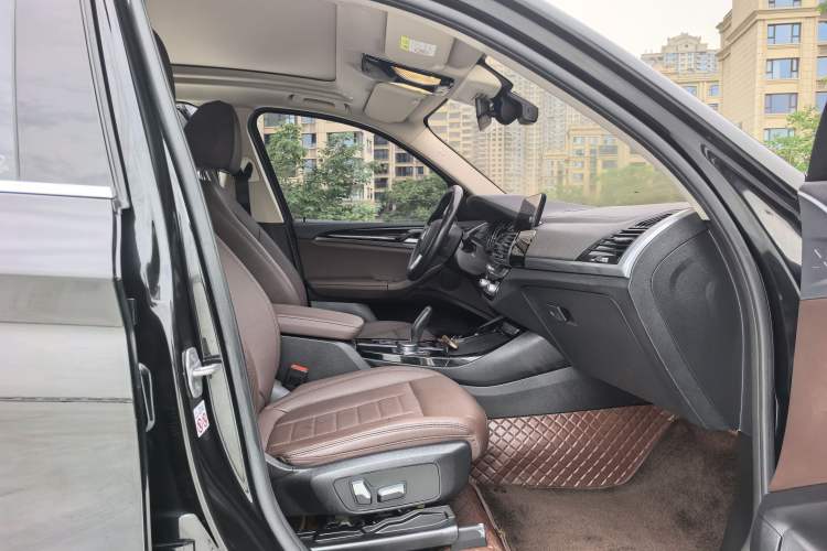 Used BMW X3 2018 xDrive25i Luxury Package China VI Emission Standard Interior 4