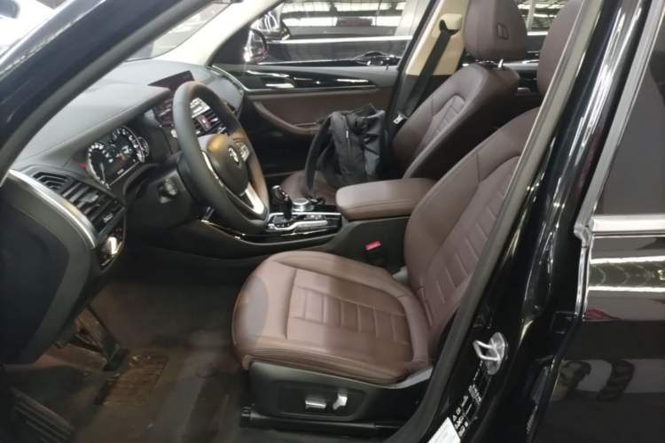 Used BMW X3 2018 xDrive25i Luxury Package China VI Emission Standard Left Front Seat