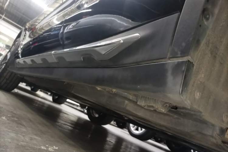 Used BMW X3 2018 xDrive25i Luxury Package China VI Emission Standard Left Side Sill