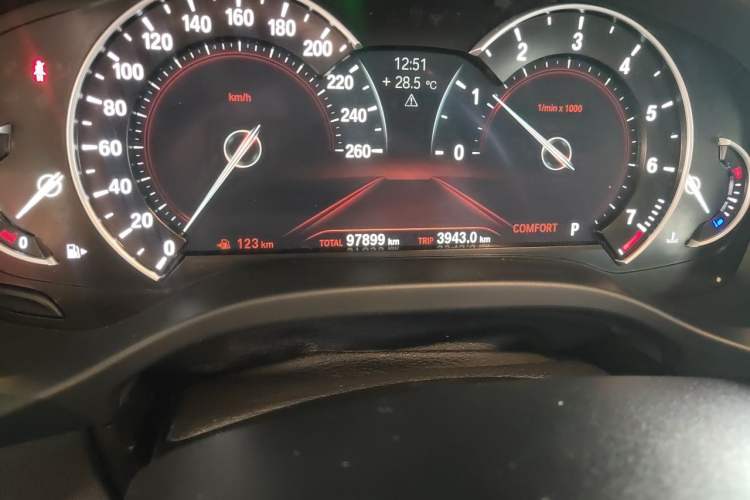 Used BMW X3 2018 xDrive25i Luxury Package China V Odometer Close Up