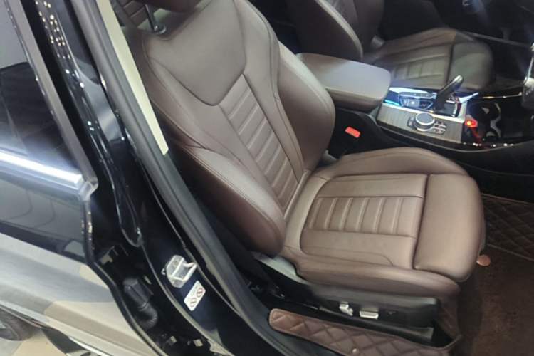 Used BMW X3 2018 xDrive28i Luxury Package China VI Emission Standard Right Front Seat