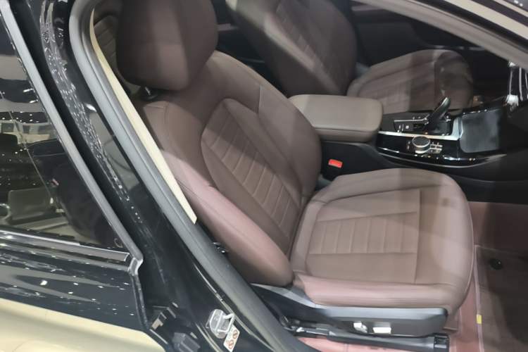 Used BMW X3 2018 xDrive25i M Sport Package China V Right Front Seat