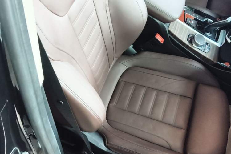 Used BMW X3 2018 xDrive28i Luxury Package China VI Emission Standard Right Front Seat