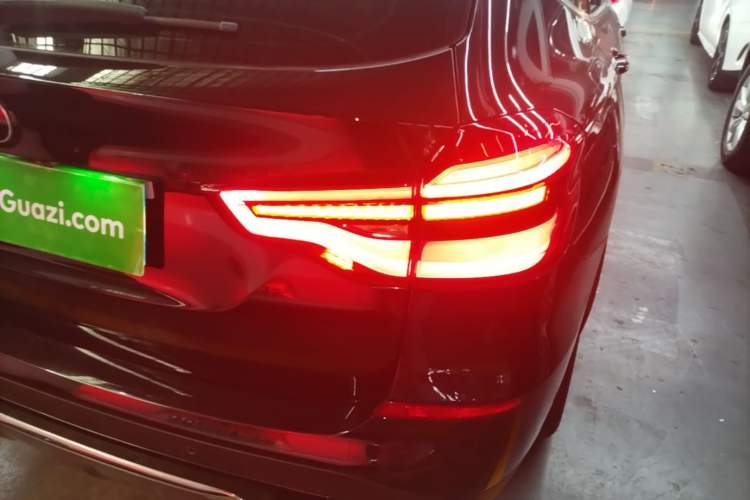 Used BMW X3 2018 xDrive25i Luxury Package China VI Emission Standard Right Rear Taillight