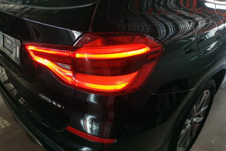 Used BMW X3 2018 xDrive25i Luxury Package China VI Emission Standard Right Rear Taillight