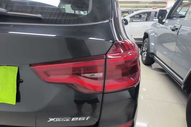 Used BMW X3 2018 xDrive25i M Sport Package China VI Right Rear Taillight
