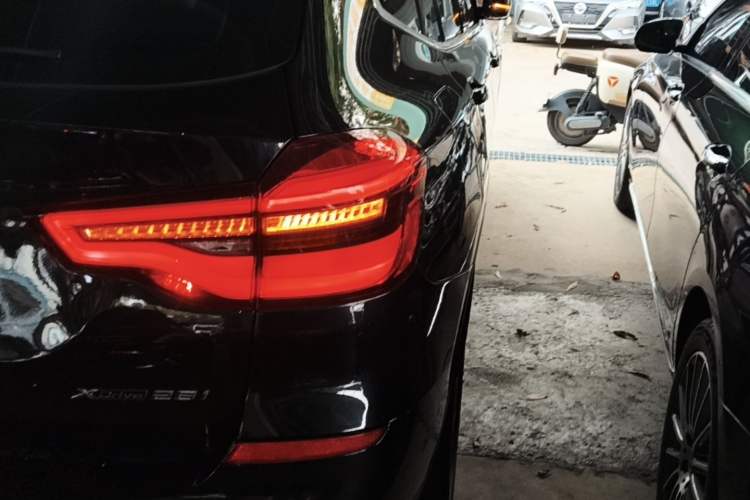 Used BMW X3 2018 xDrive28i Luxury Package China VI Emission Standard Right Rear Taillight