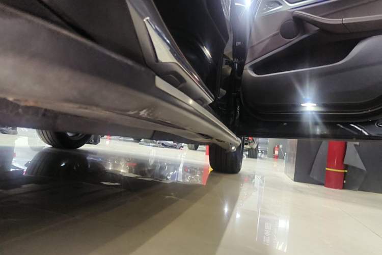 Used BMW X3 2018 xDrive28i Luxury Package China VI Emission Standard Right Side Sill