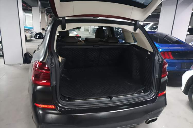 Used BMW X3 2018 xDrive28i M Sport Package China VI Trunk