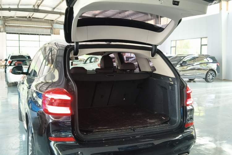 Used BMW X3 2018 xDrive28i M Sport Package China VI Trunk