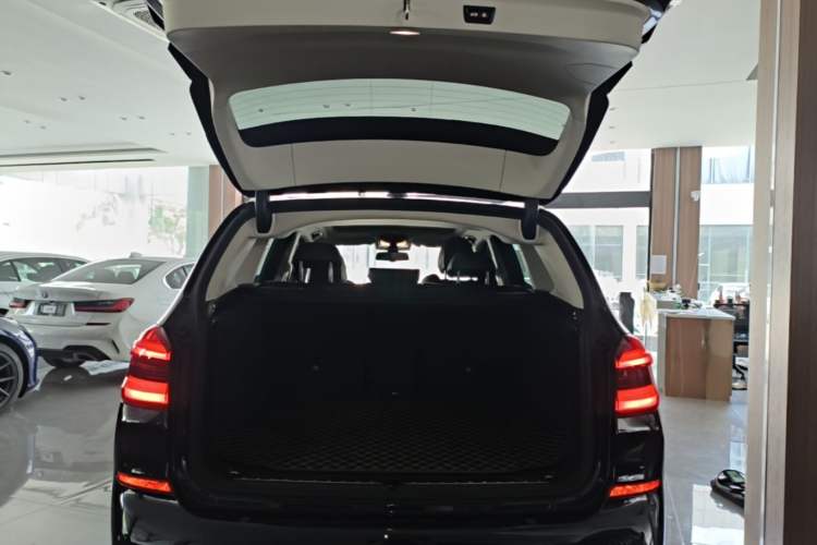 Used BMW X3 2018 xDrive28i M Sport Package China VI Trunk