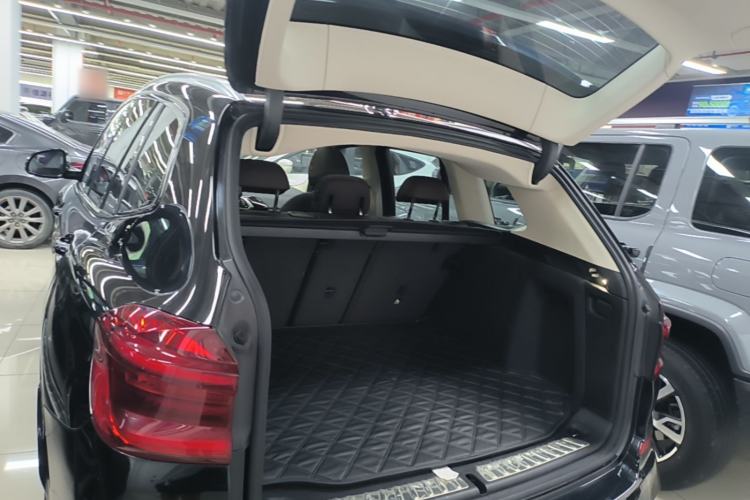 Used BMW X3 2018 xDrive25i M Sport Package China VI Trunk