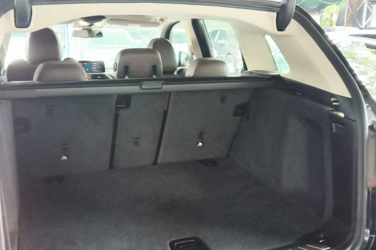 Used BMW X3 2018 xDrive28i Luxury Package China VI Emission Standard Trunk
