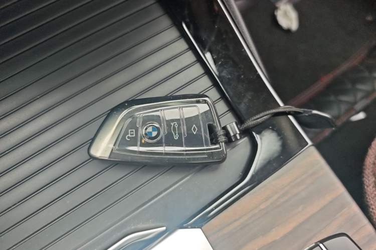 Used BMW X3 2018 xDrive28i Luxury Package China VI Emission Standard Vehicle Key
