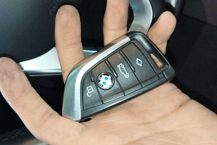 Used BMW X3 2018 xDrive28i Luxury Package China VI Emission Standard Vehicle Key