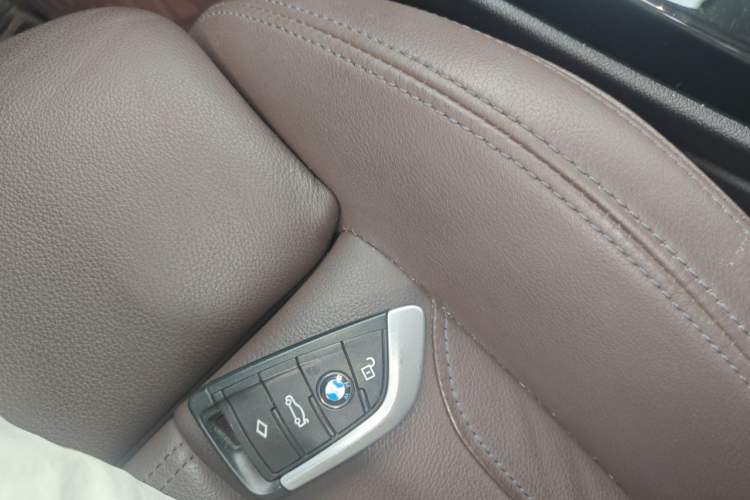 Used BMW X3 2018 xDrive28i M Sport Package China V Emission Standard Vehicle Key